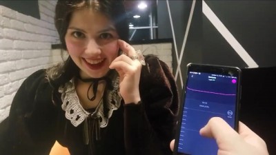 Making Girlfriend Cum in Public Restaurant