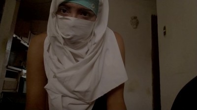 Real Amateur Arab Muslim Wife Stepmom in Hijab Masturbates her Creamy Pussy to Extreme Orgasm on Webcam