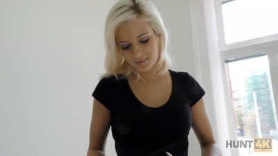 HUNT4K. Hunter gives Money to Teen Blonde Babe to Open Locked Door (+18)