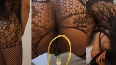Play Asian MILF Pussy with Toothbrush