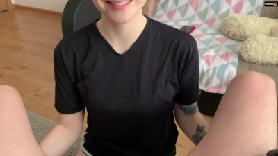 SUCKS virtual reality porn for women AND FACE CUM!