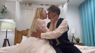 ПЕРВАЯ БРАЧНАЯ brittany andrews anal НОЧЬ! ТРАХНУЛ НЕВЕСТУ !