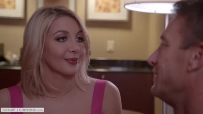 Girl impresses clients with her role playing abilities - Ceporn