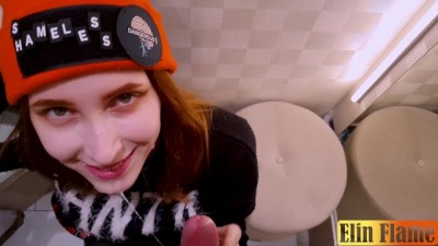 Risky Blowjob in the Dressing Room