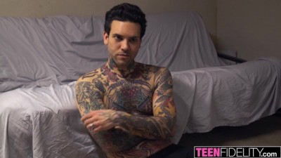 Teen Cutie Gets Naughty in Strip Poker Showdown (+18)