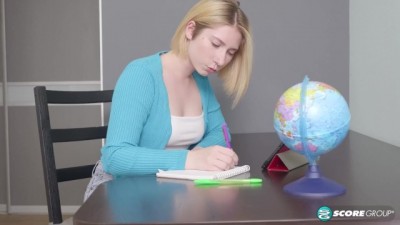 Teen Temptress Serves Up Her Juicy, Pink Pussy Delight (+18)