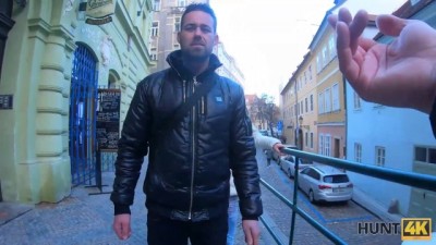 Baiser Sauvage : Admirez Ces Gros Seins Se Faire Bousiller en Extase!