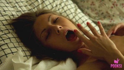 Morning Tease: Petite Pussy Gets a Raw Rubdown!