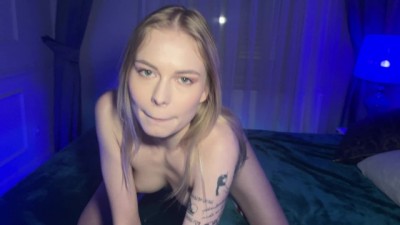 Petite Blonde Babe Gives Mind-Blowing Head